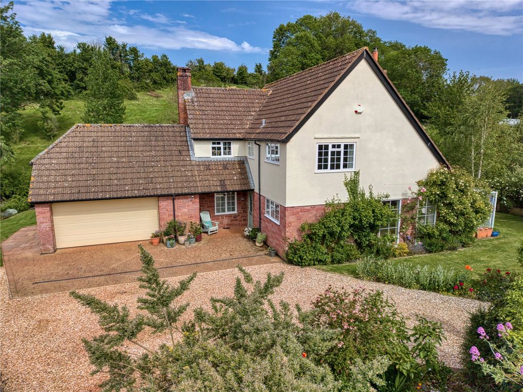 Property photo 1 of 31 Picture No. 32