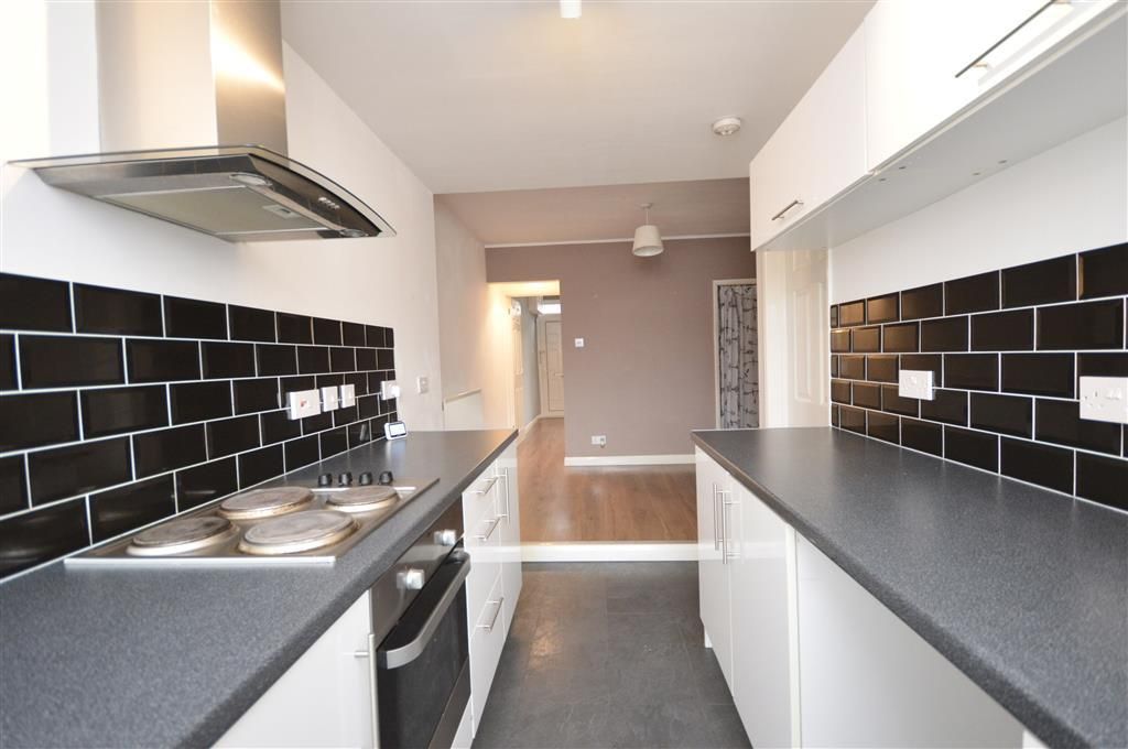 Property photo 3 of 7 Kitchen