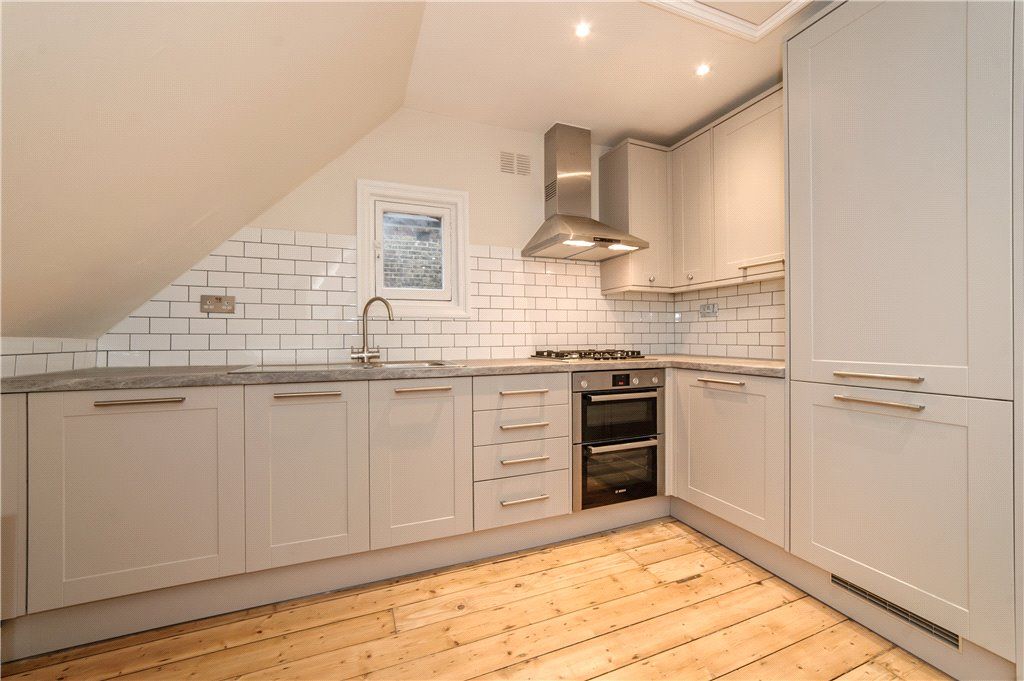 Property photo 2 of 7 Kitchen