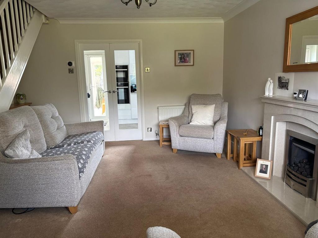 Property photo 2 of 20 Lounge