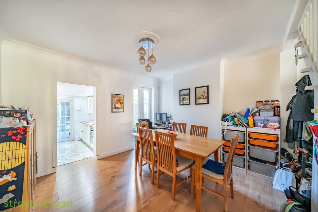 Property photo 3 of 20 B09Cf5E4-8B02-439...