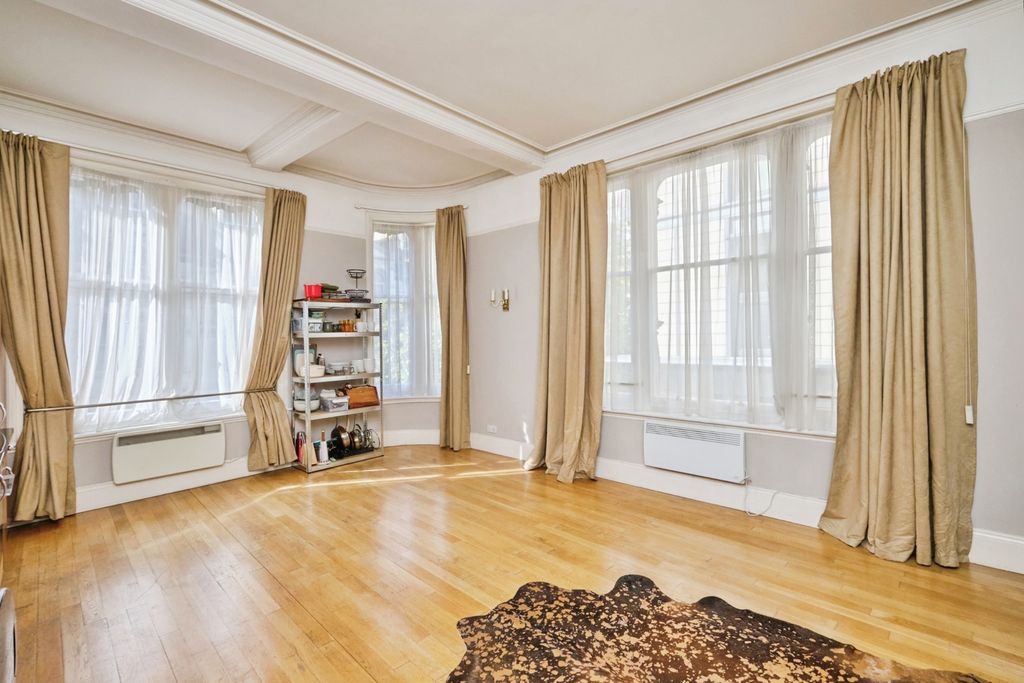 Property photo 3 of 17 Photo