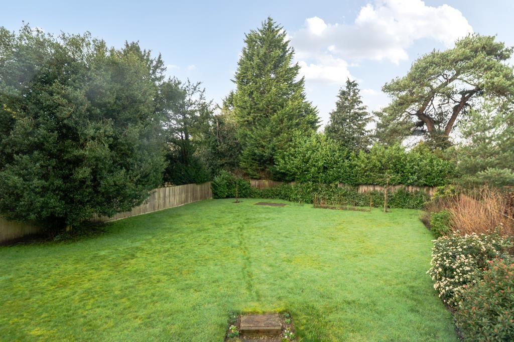 Property photo 2 of 25 Garden