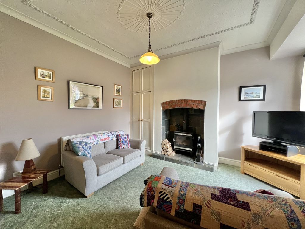 Property photo 2 of 21