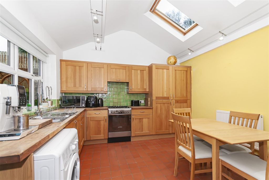 Property photo 3 of 24 Alternative View