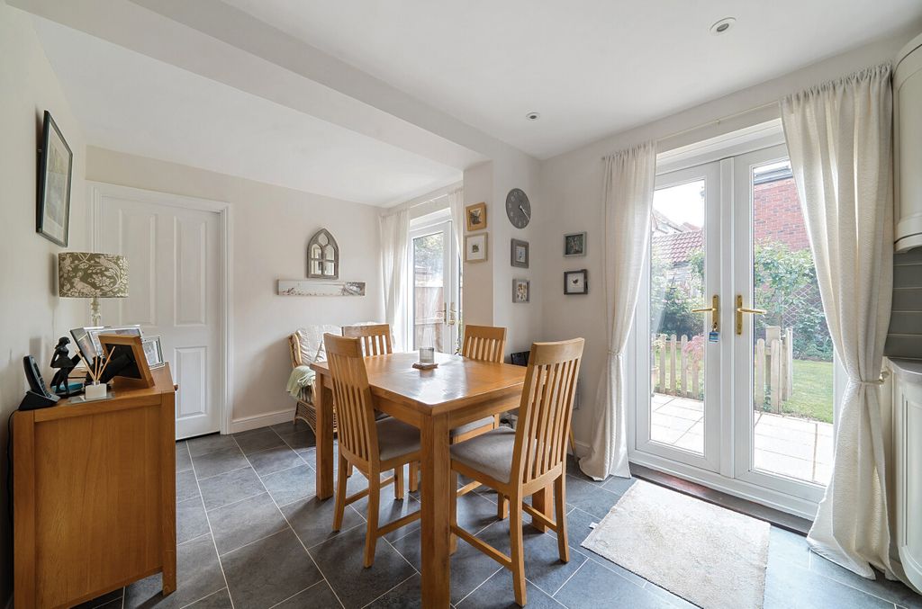 Property photo 3 of 15 Dining Area