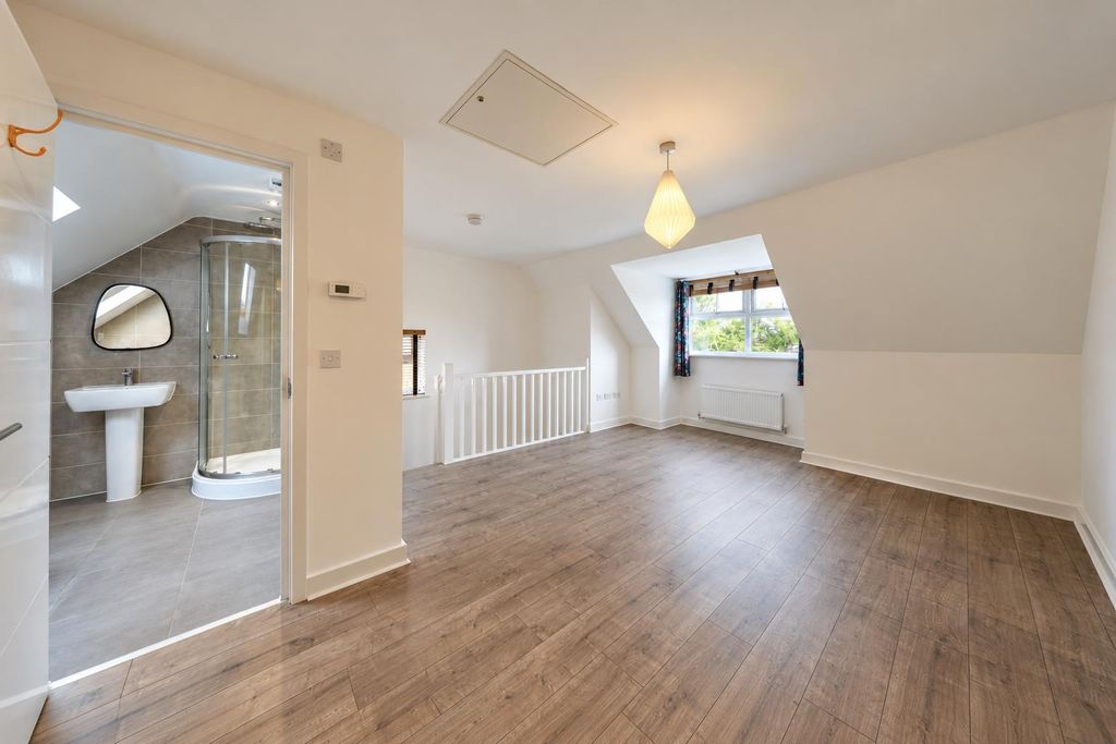 Property photo 3 of 26