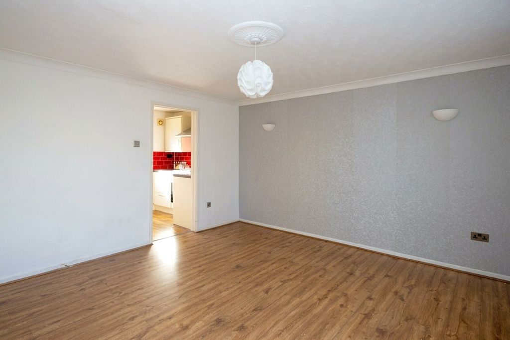 Property photo 3 of 9 Picture No. 25