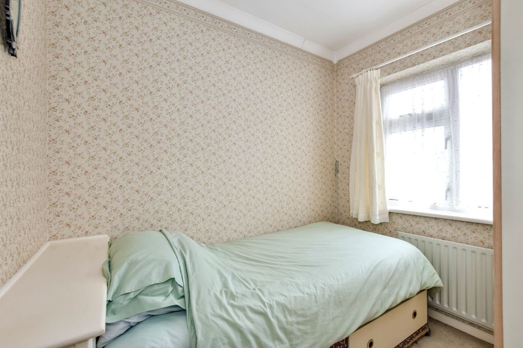 Additional image 13 of 3 bed semi-detached house for saleLangley Lane, Abbots Langley WD5
