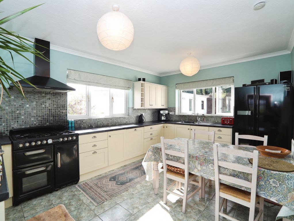 Property photo 3 of 44 Img_4096