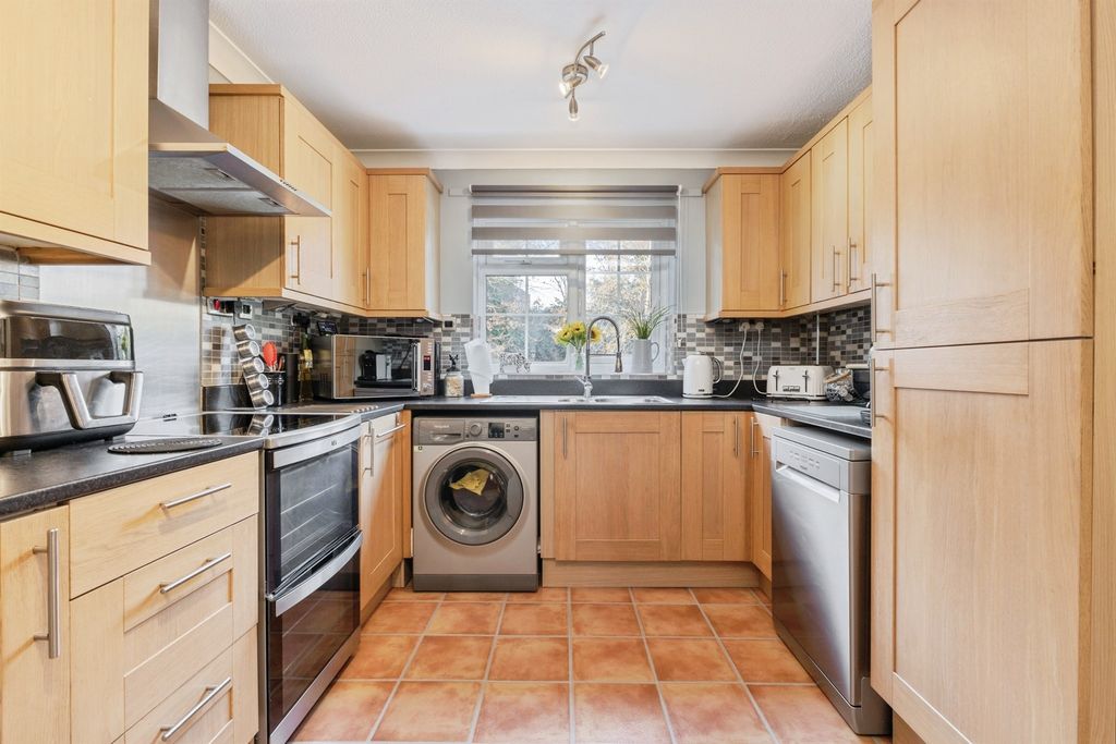 Property photo 3 of 21