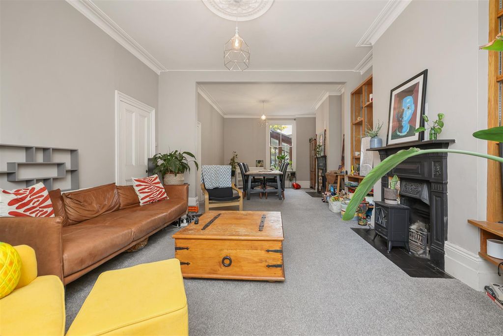 Property photo 3 of 29 18416144 (5).Jpg