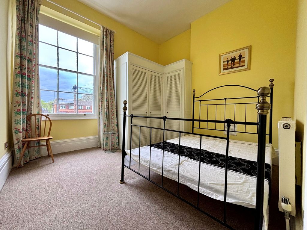 Property photo 1 of 11 Bedroom
