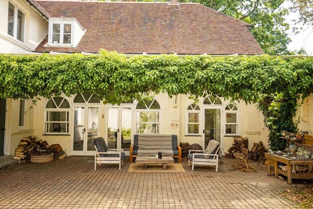 Property photo 2 of 26