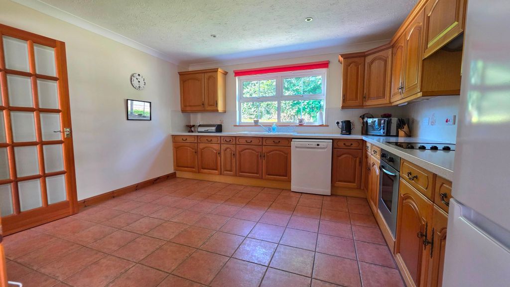 Property photo 2 of 24