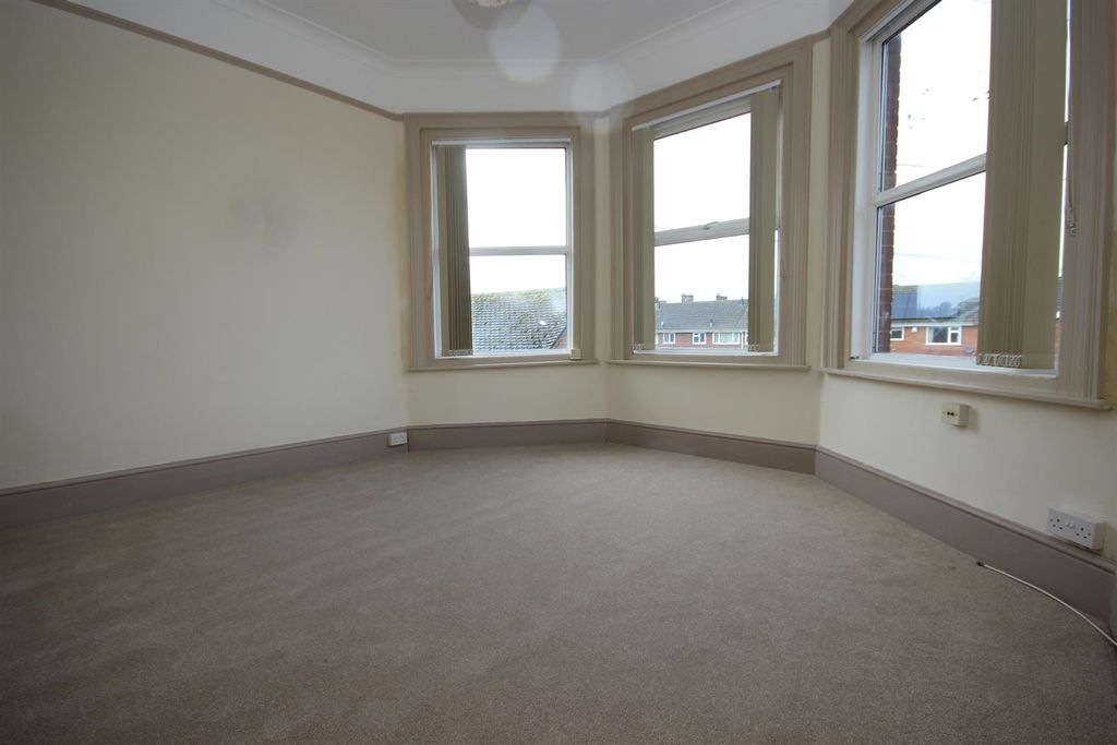 Property photo 3 of 6 Living Room.Jpg