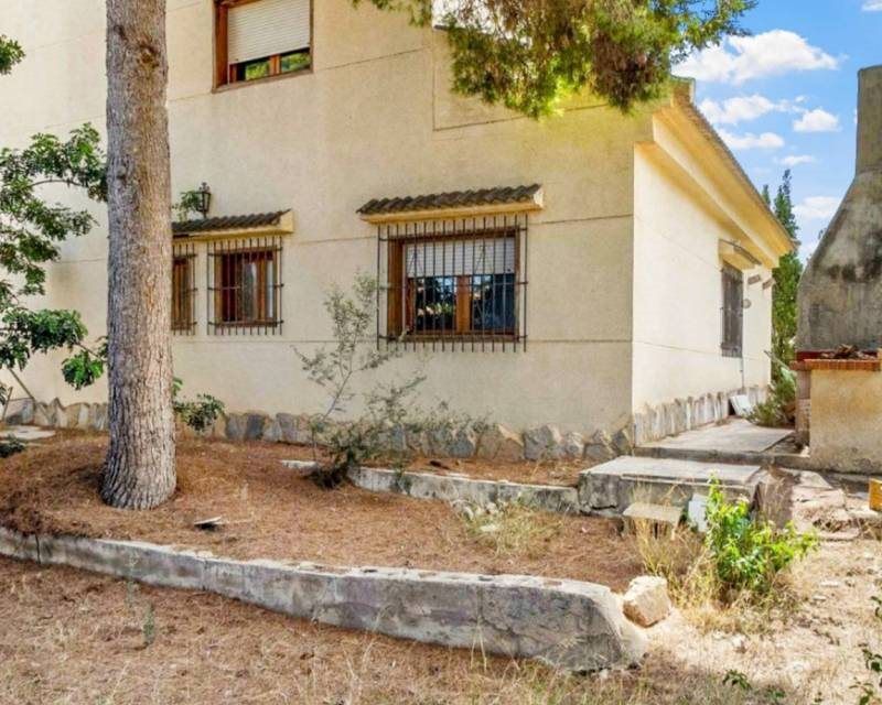 Property photo 3 of 23