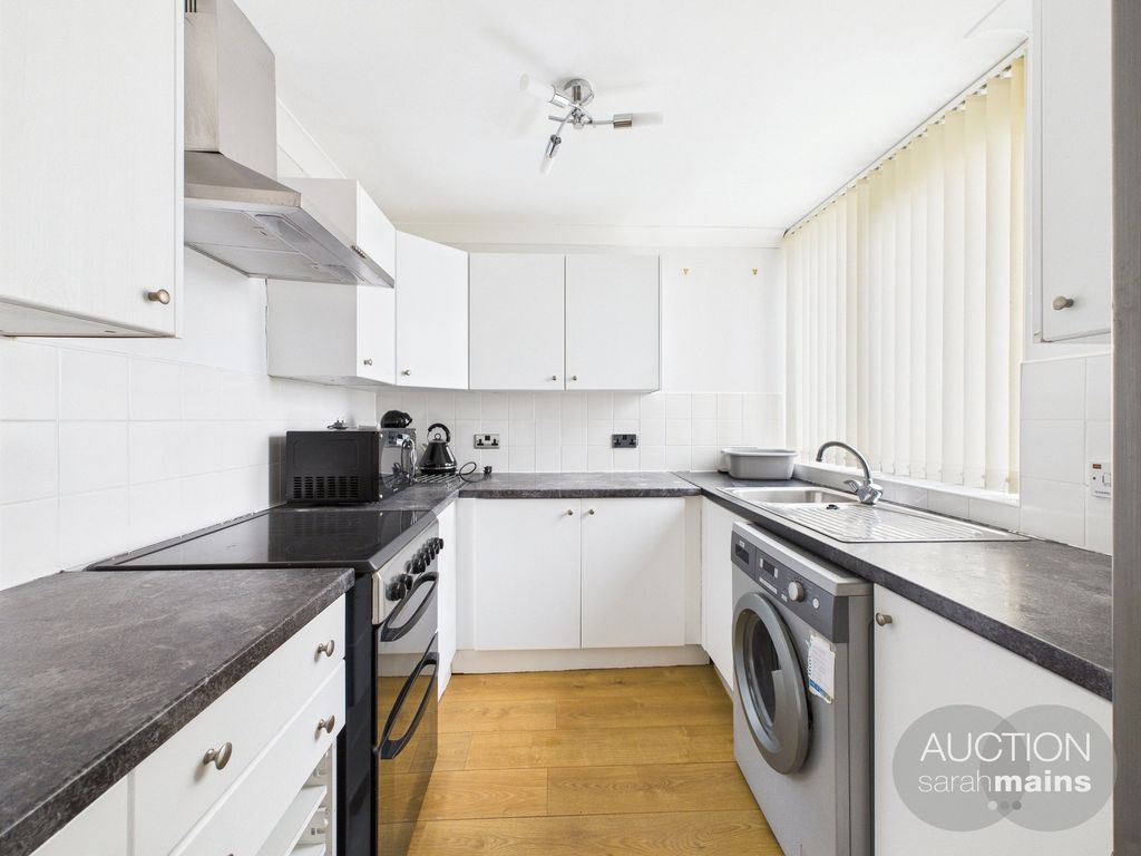 Property photo 2 of 5 Kitchen