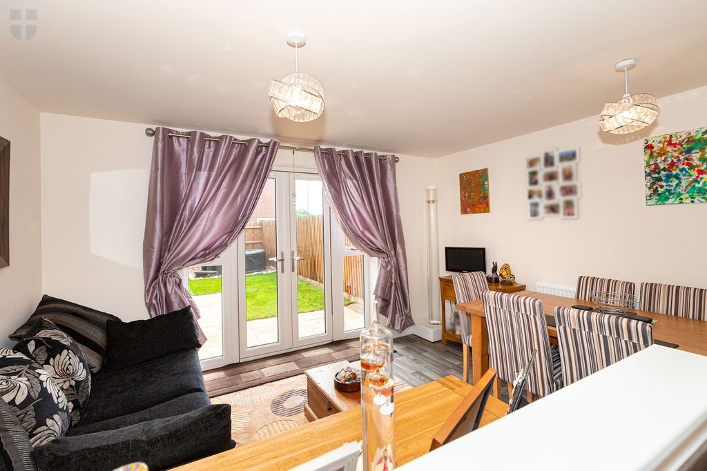 Property photo 3 of 28 _Mg_1691 Living_Dining