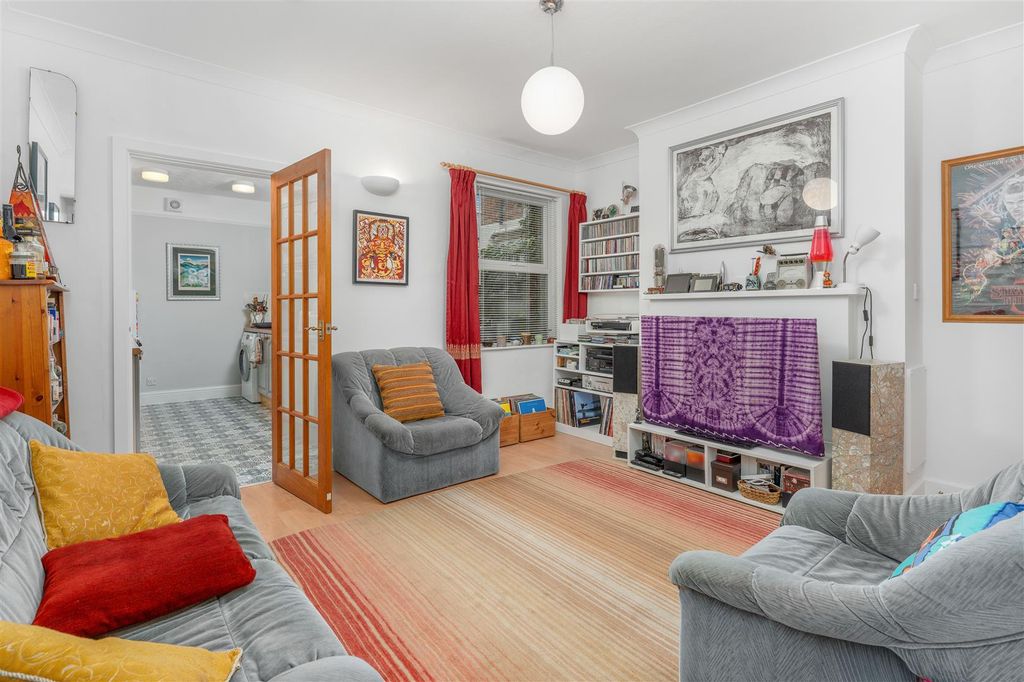 Property photo 3 of 16 25 Merton Street, Banbury-3.Jpg