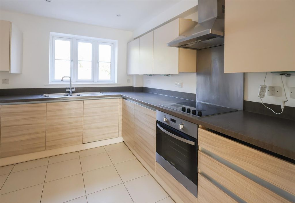 Property photo 3 of 23 19-Img_1159.Jpg