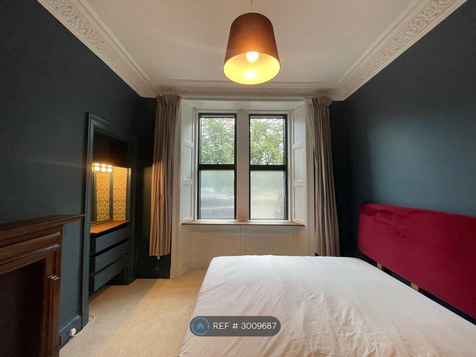 Property photo 2 of 15 Main Bedroom