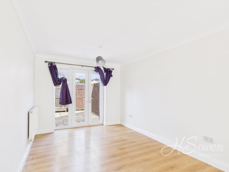 Property photo 3 of 9 Photo 9