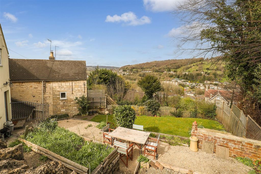 Property photo 2 of 25 Ph30_6480593.Jpg