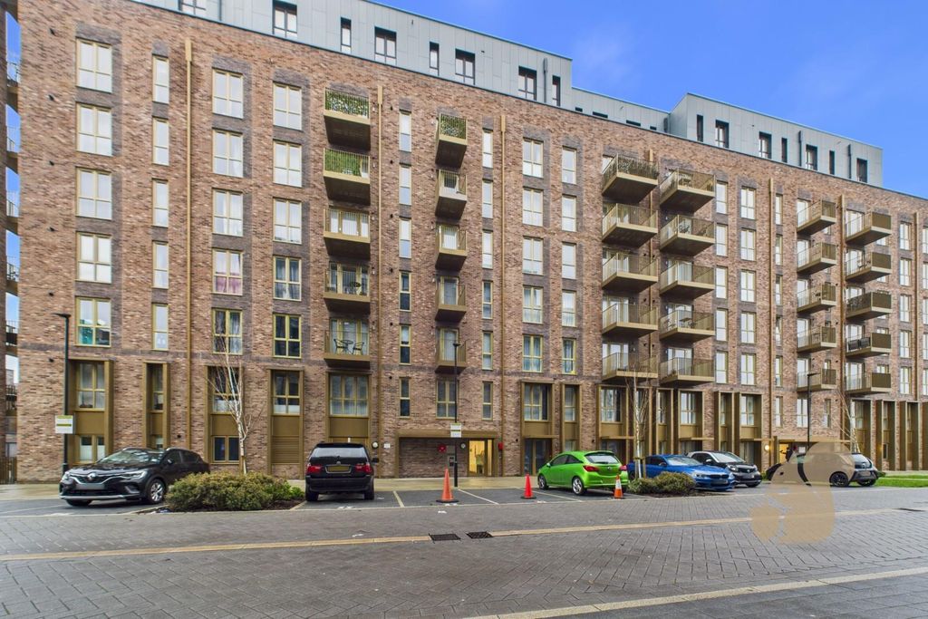 Property photo 1 of 12 Cam01814G0-Pr0063-Still015.Jpg