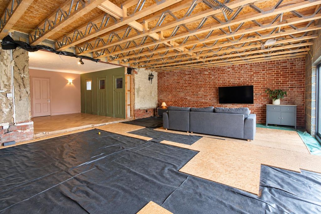 Property photo 2 of 24 1 (4).Png