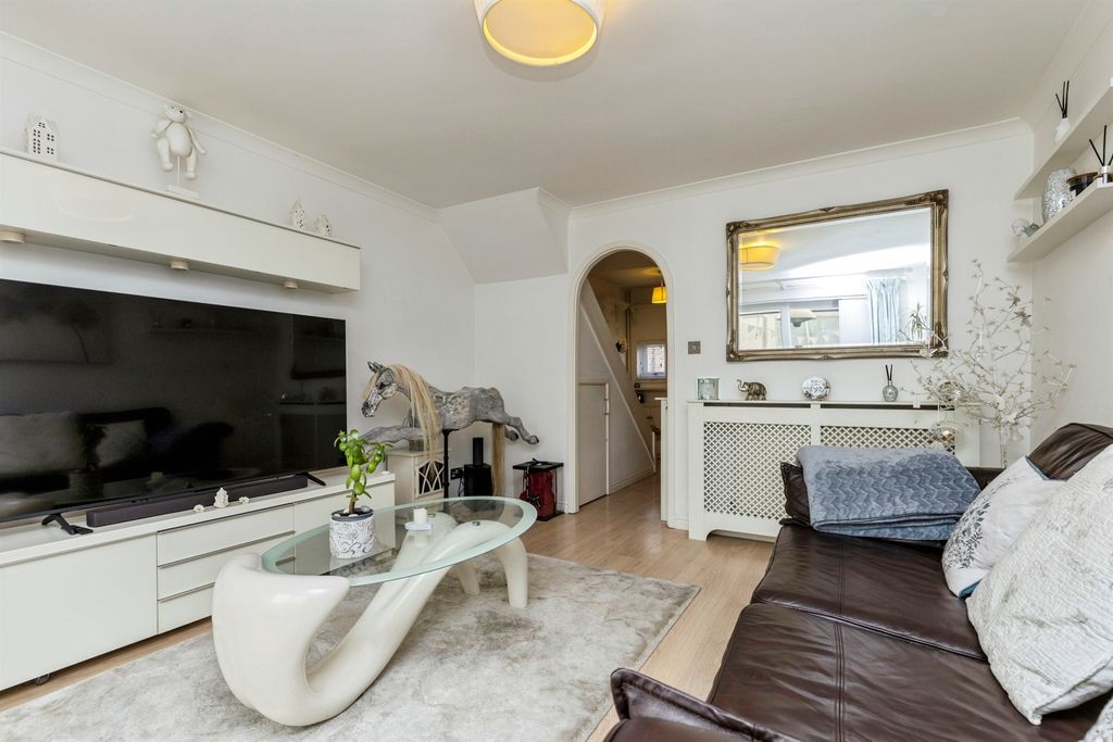 Property photo 3 of 17