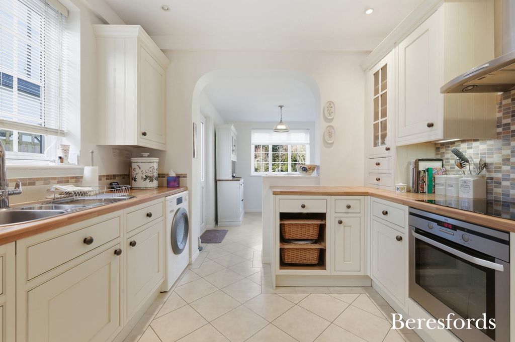 Property photo 3 of 32 Picture No. 13