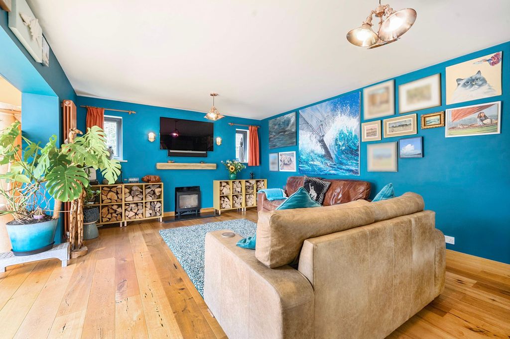 Property photo 3 of 16