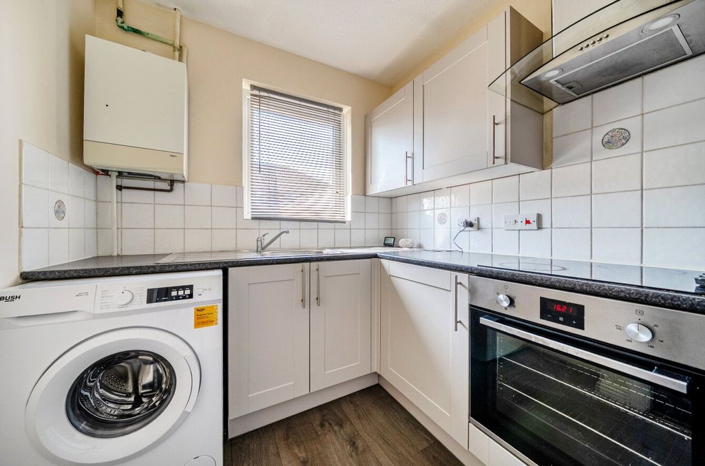 Property photo 3 of 16 Kitchen
