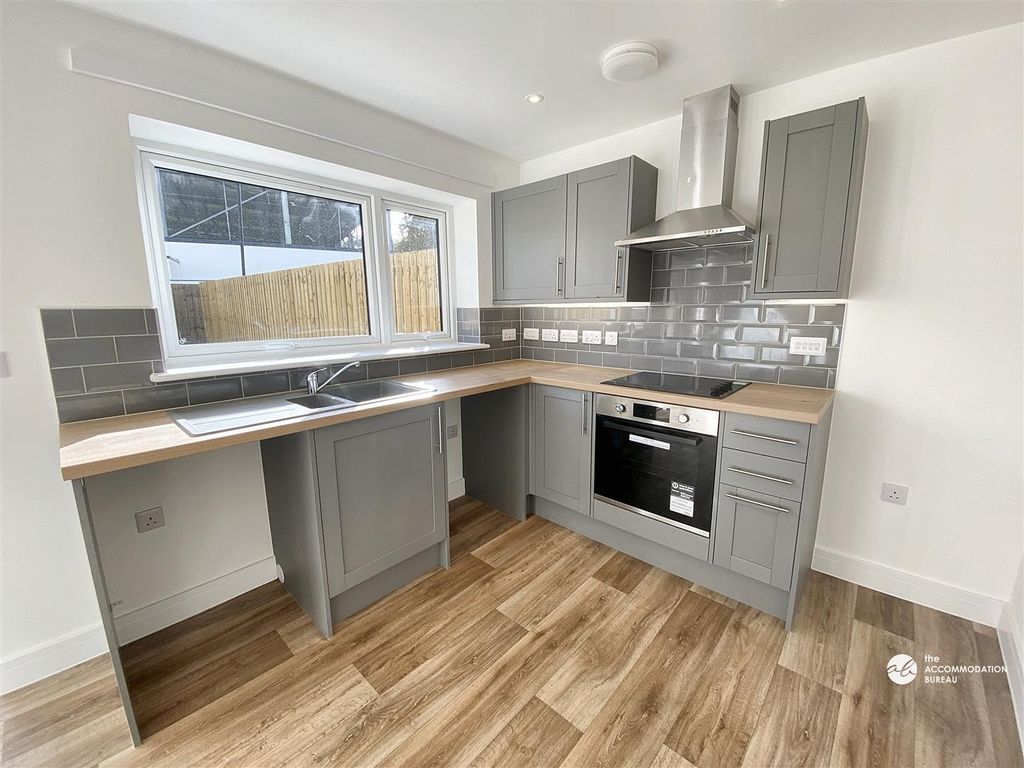 Property photo 3 of 21 Kitchen