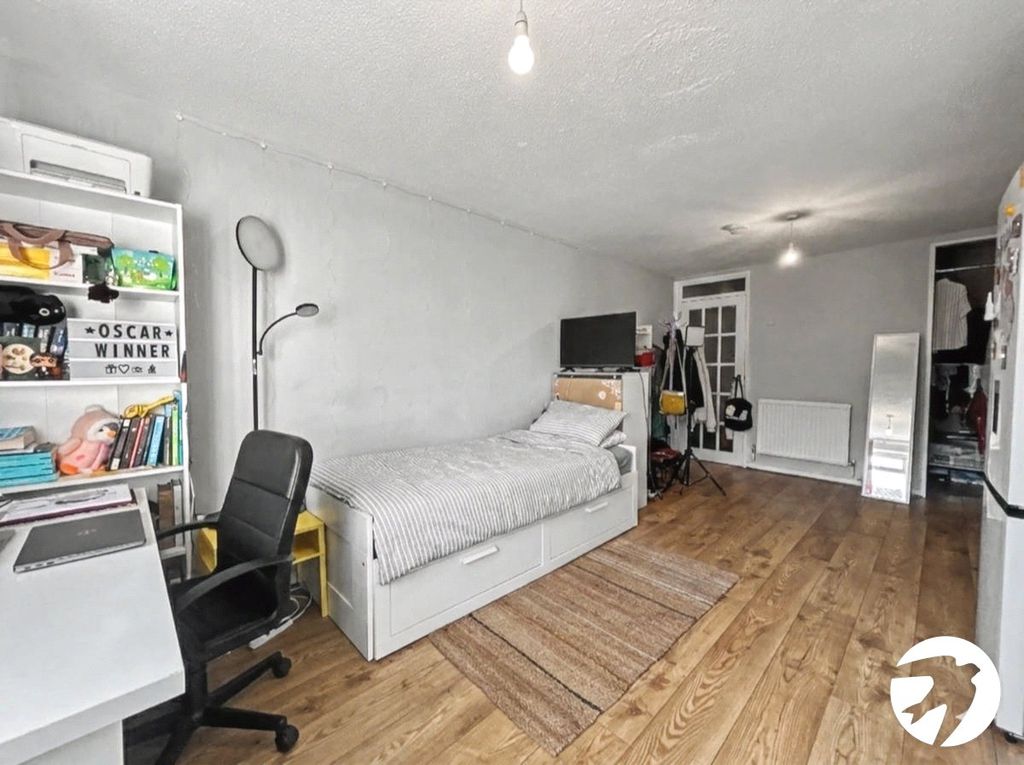 Property photo 2 of 16 Picture No. 28