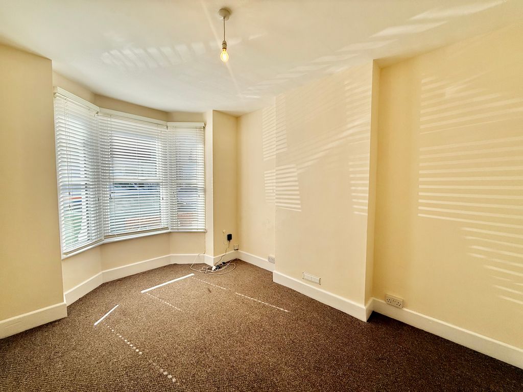 Property photo 2 of 16 Image
