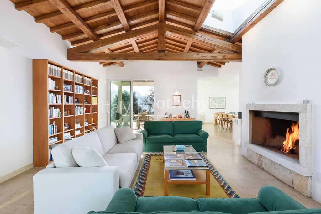 Property photo 3 of 29