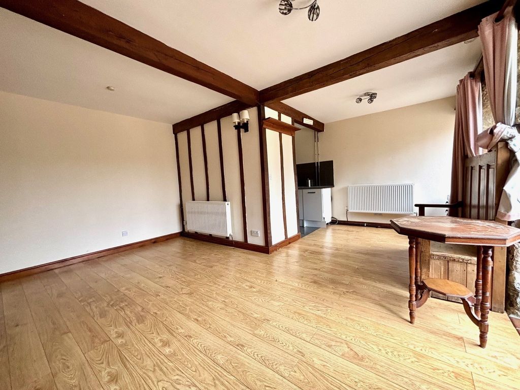 Property photo 3 of 9 C