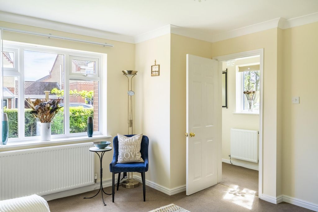 Property photo 3 of 18 Living Room