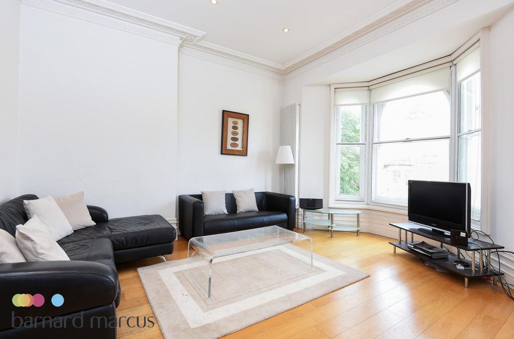 Property photo 1 of 6 Living Room