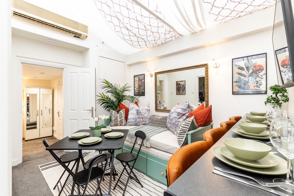 Property photo 2 of 38