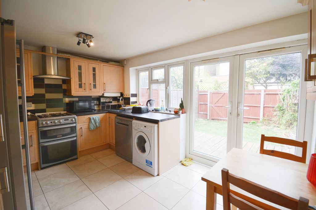 Property photo 2 of 8