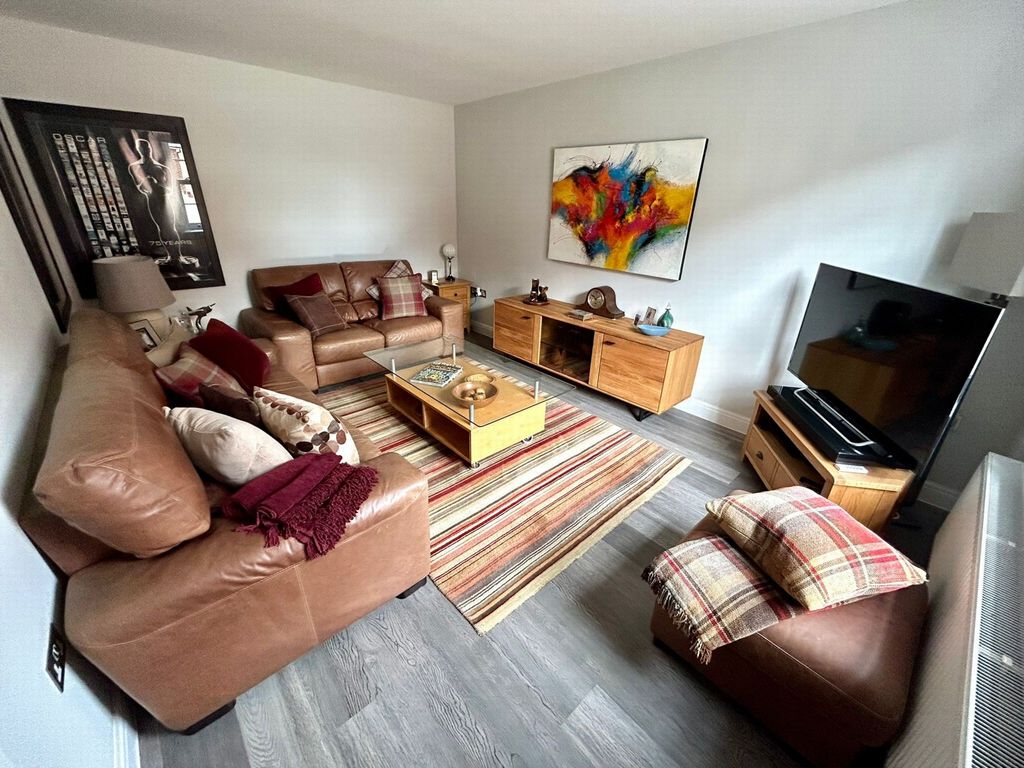 Property photo 2 of 17 Photo 12