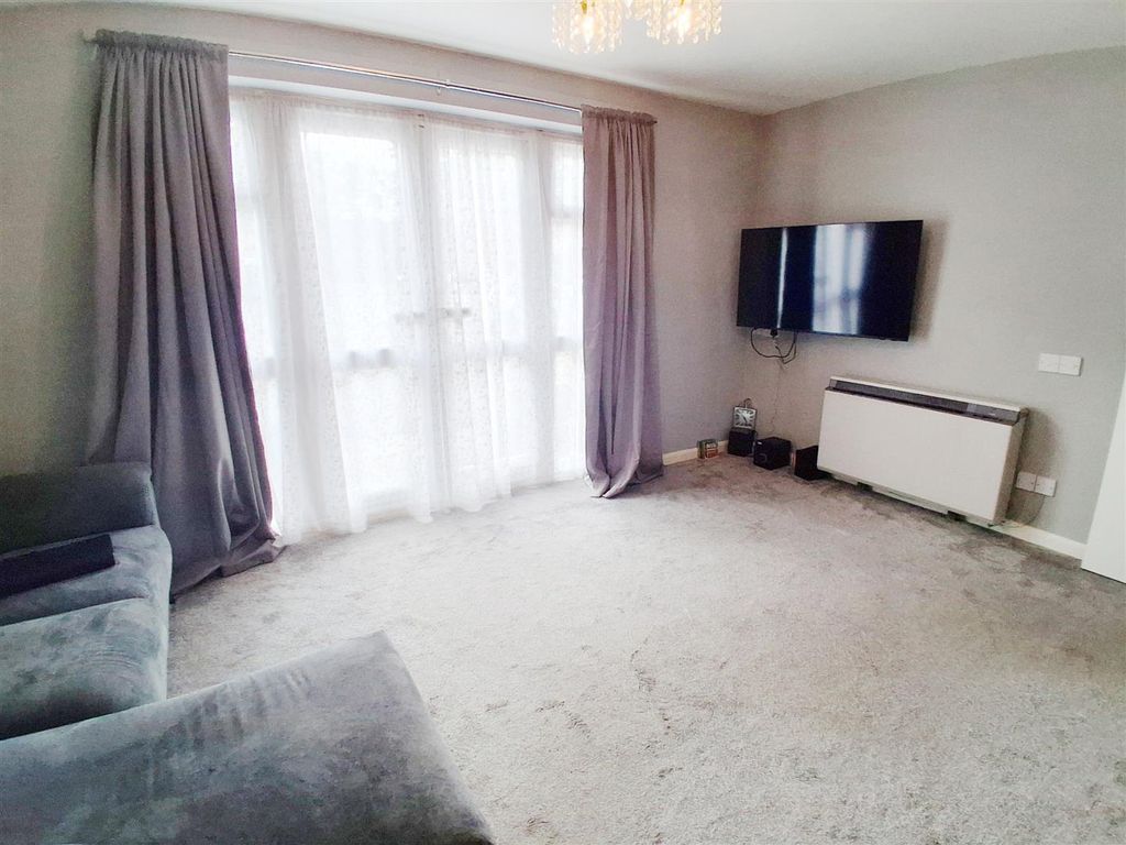 Property photo 2 of 11 2