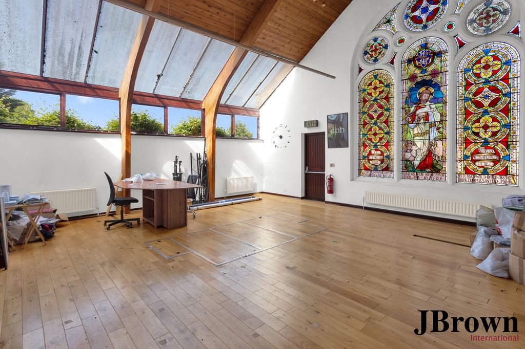 Property photo 2 of 19