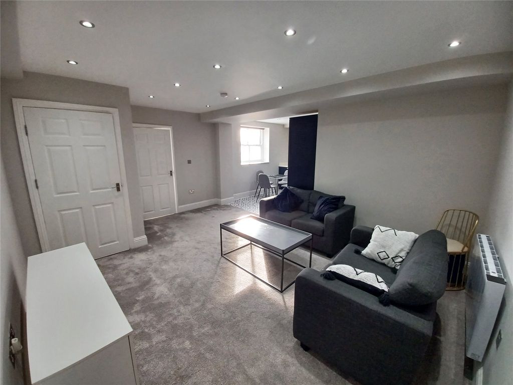 Property photo 2 of 6 Picture No. 27