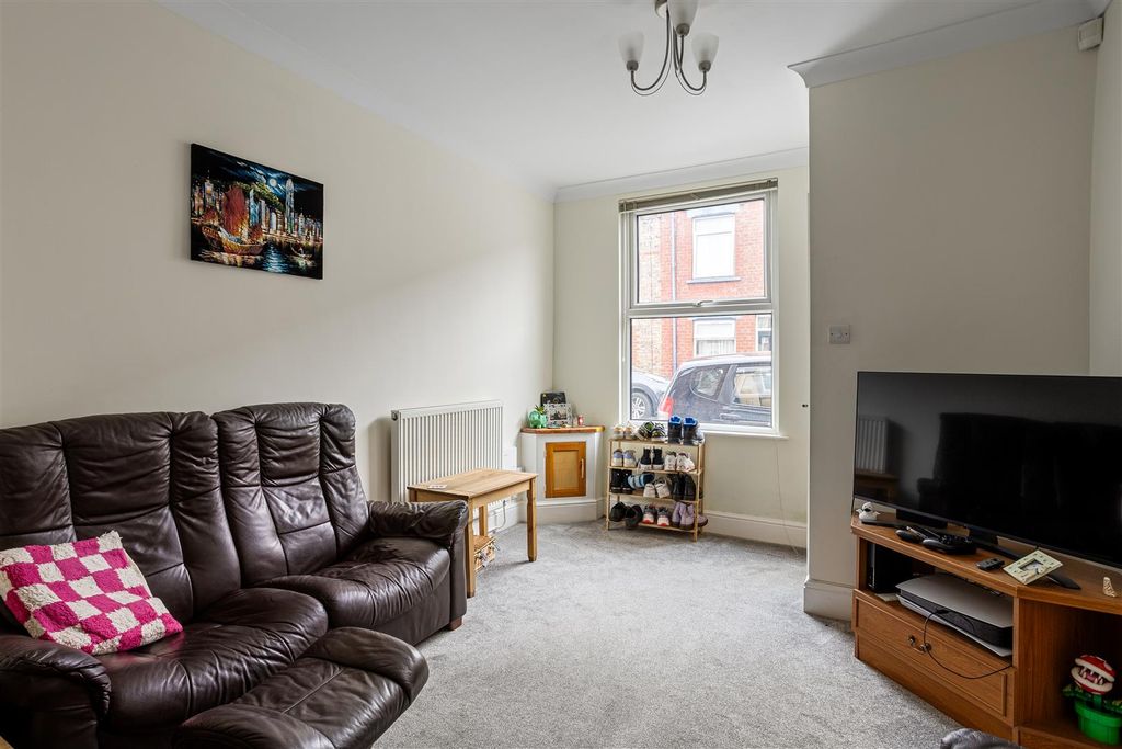 Property photo 2 of 18 34_Kitchener_Street_1 2.Jpg