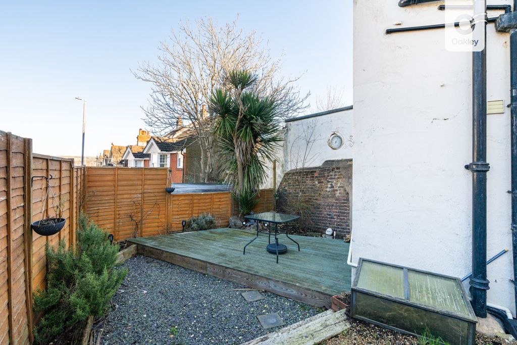 Property photo 3 of 13 2984785