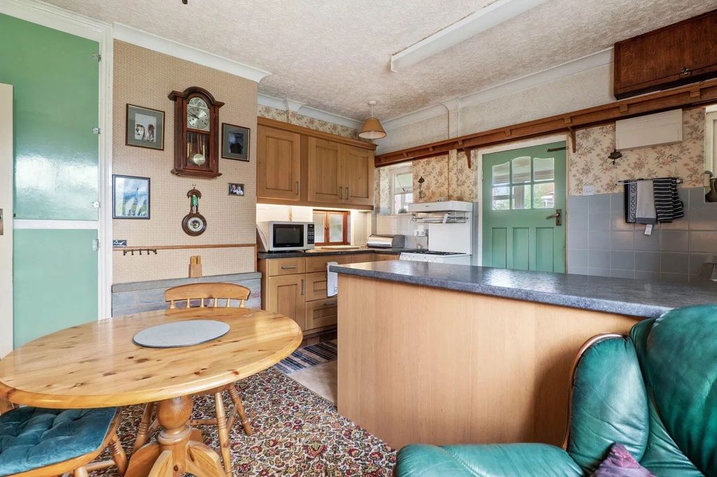 Property photo 3 of 14
